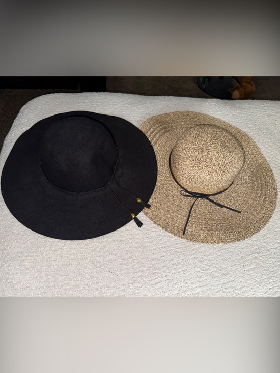? Accessories - Pack of Two Wide-Brim Floppy Sun Hats — Black and Natural Straw